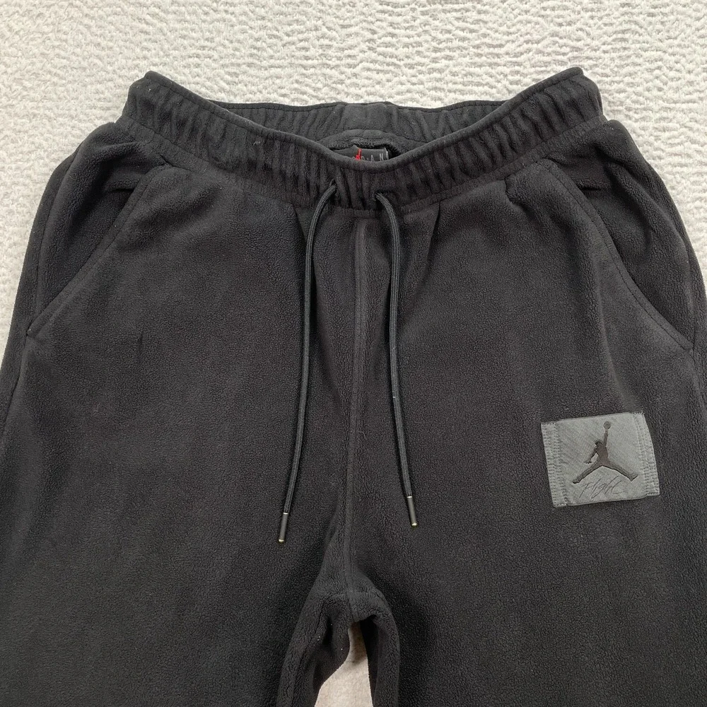 Jordan Essentials Men Fleece Trousers Size Small 30x28 FD7531-010 Black